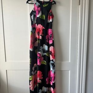 Vince Camuto floral maxi dress size 2